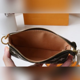 LV Артикул： M81284 Mini Pochette Accessoires Из капсульной колл