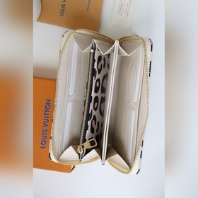 LV Модный новый кошелек на молнии Артикул： M80680 Это одна из м