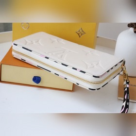 LV Модный новый кошелек на молнии Артикул： M80680 Это одна из м