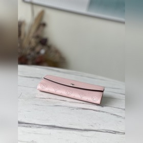 LV Артикул： M60145 Кошелек Iris Изготовленный из роскошной кожи