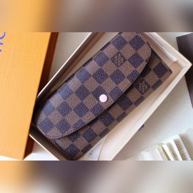 LV Модель M61289 Emilie Кошелек Изготовлен из мягкой ткани Monog