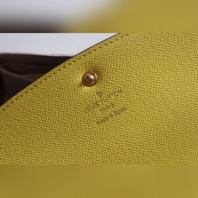 LV Модель M61289 Emilie Кошелек Изготовлен из мягкой ткани Monog