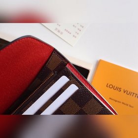 LV Модель M61289 Emilie Кошелек Изготовлен из мягкой ткани Monog