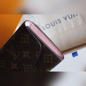 LV Модель M61289 Emilie Кошелек Изготовлен из мягкой ткани Monog