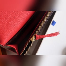 LV Модель M61289 Emilie Кошелек Изготовлен из мягкой ткани Monog