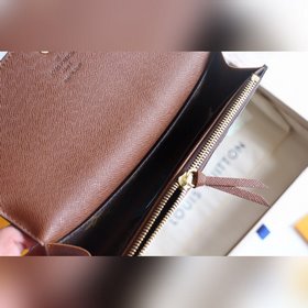 LV Модель M61289 Emilie Кошелек Изготовлен из мягкой ткани Monog