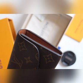 LV Модель M61289 Emilie Кошелек Изготовлен из мягкой ткани Monog