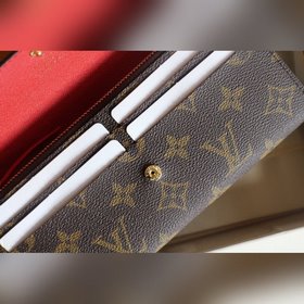 LV Модель M61289 Emilie Кошелек Изготовлен из мягкой ткани Monog