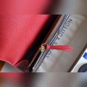 LV Модель M61289 Emilie Кошелек Изготовлен из мягкой ткани Monog
