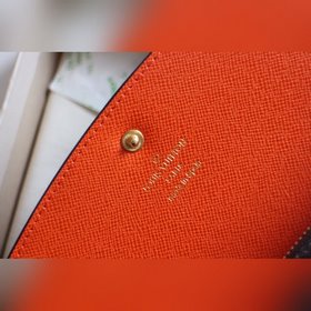 LV Модель M61289 Emilie Кошелек Изготовлен из мягкой ткани Monog