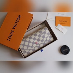 LV Модель M61289 Emilie Кошелек Изготовлен из мягкой ткани Monog