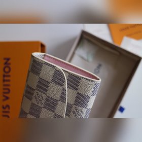 LV Модель M61289 Emilie Кошелек Изготовлен из мягкой ткани Monog