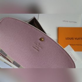 LV Модель M61289 Emilie Кошелек Изготовлен из мягкой ткани Monog