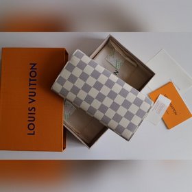 LV Модель M61289 Emilie Кошелек Изготовлен из мягкой ткани Monog