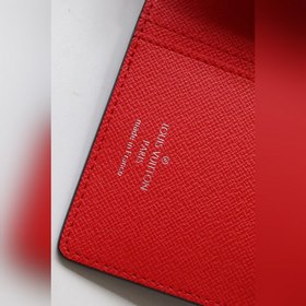 LV BRAZZA Кошелек Артикул： M80932 Кожаный кошелек Этот кошелек 