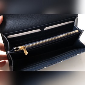 LV Артикул： M81183 Кошелек Sarah Этот кошелек Sarah выполнен из 