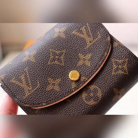 LV  ARIANE Кошелек Артикул： M62037  Компактный размер и продум