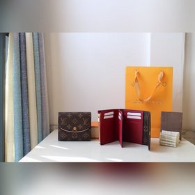 LV  ARIANE Кошелек Артикул： M62037  Компактный размер и продум
