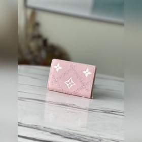 LV Артикул： M81212 Розовый Короткая модель Кошелек Материал： кож