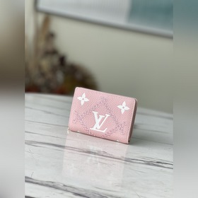 LV Артикул： M81212 Розовый Короткая модель Кошелек Материал： кож