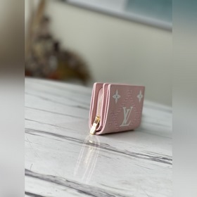 LV Артикул： M81212 Розовый Короткая модель Кошелек Материал： кож