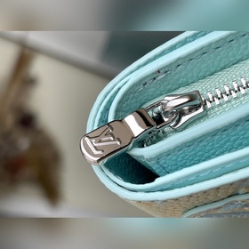 LV Артикул： M81564 Зеленый Кожаный кошелек из серии кошельков Из