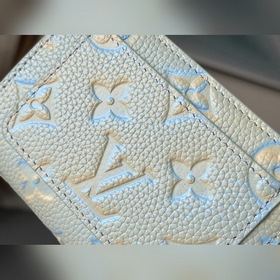 LV Артикул： M81564 Зеленый Кожаный кошелек из серии кошельков Из