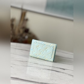LV Артикул： M81564 Зеленый Кожаный кошелек из серии кошельков Из