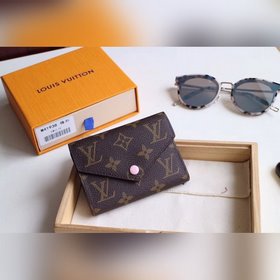 LV Модель M41938 Кошелек VICTORINE Изящный и функциональный, это