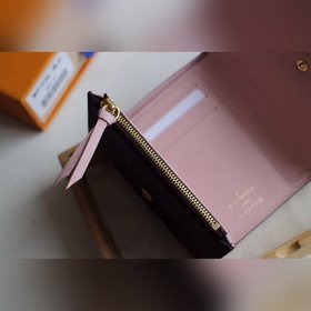 LV Модель M41938 Кошелек VICTORINE Изящный и функциональный, это
