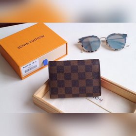 LV Модель M41938 Кошелек VICTORINE Изящный и функциональный, это