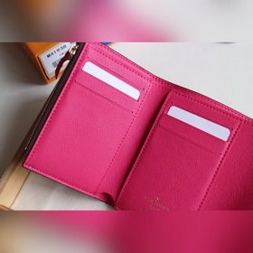 LV Модель M41938 Кошелек VICTORINE Изящный и функциональный, это