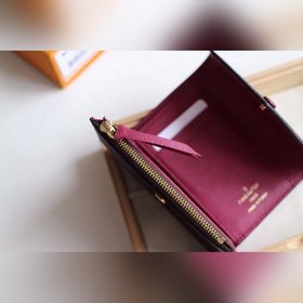 LV Модель M41938 Кошелек VICTORINE Изящный и функциональный, это