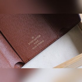 LV Модель M41938 Кошелек VICTORINE Изящный и функциональный, это
