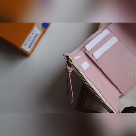 LV Модель M41938 Кошелек VICTORINE Изящный и функциональный, это