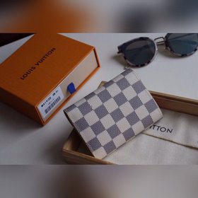LV Модель M41938 Кошелек VICTORINE Изящный и функциональный, это