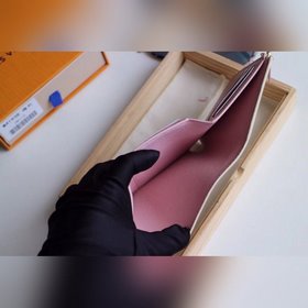 LV Модель M41938 Кошелек VICTORINE Изящный и функциональный, это