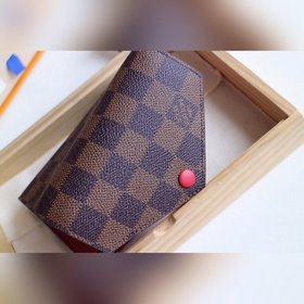 LV Модель M41938 Кошелек VICTORINE Изящный и функциональный, это