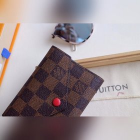LV Модель M41938 Кошелек VICTORINE Изящный и функциональный, это