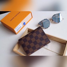LV Модель M41938 Кошелек VICTORINE Изящный и функциональный, это