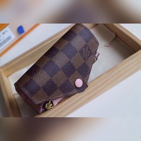 LV Модель M41938 Кошелек VICTORINE Изящный и функциональный, это