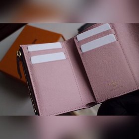 LV Модель M41938 Кошелек VICTORINE Изящный и функциональный, это