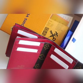 LV ARIANE Кошелек Модель M62037  Компактный размер и продуманная