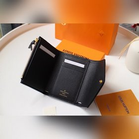 LV Модель M64060 Элегантный и практичный кошелек для мелочи Этот 