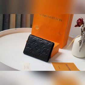 LV Модель M64060 Элегантный и практичный кошелек для мелочи Этот 