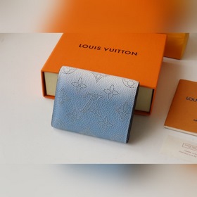 LV  Артикул： M69033 Градиент Iris Изготовлен из тонкой и мягкой 