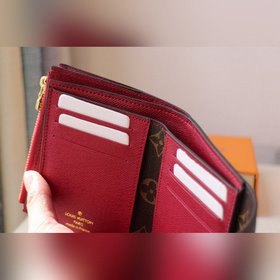 LV ARIANE Кошелек Модель M62037  Компактный изящный, с нескольк
