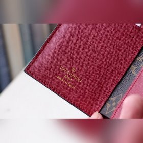 LV ARIANE Кошелек Модель M62037  Компактный изящный, с нескольк