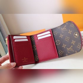 LV ARIANE Кошелек Модель M62037  Компактный изящный, с нескольк