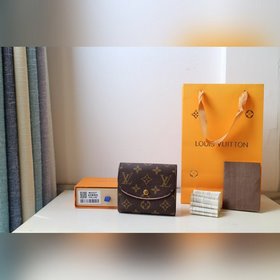 LV ARIANE Кошелек Модель M62037  Компактный изящный, с нескольк